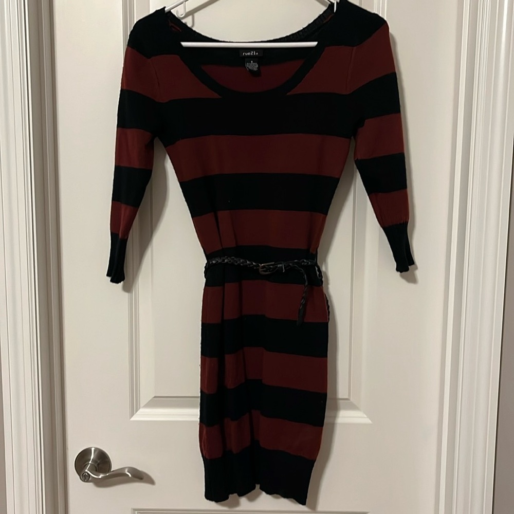Rue 21 wine and black sweater dress with belt
